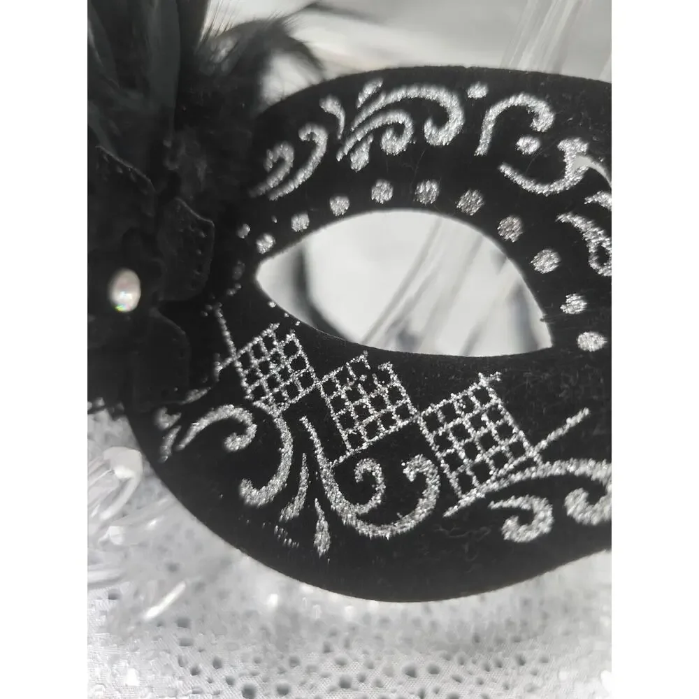 Mysteries Velvet Glitter Cat Mask W/ Rhinestone & Feathers